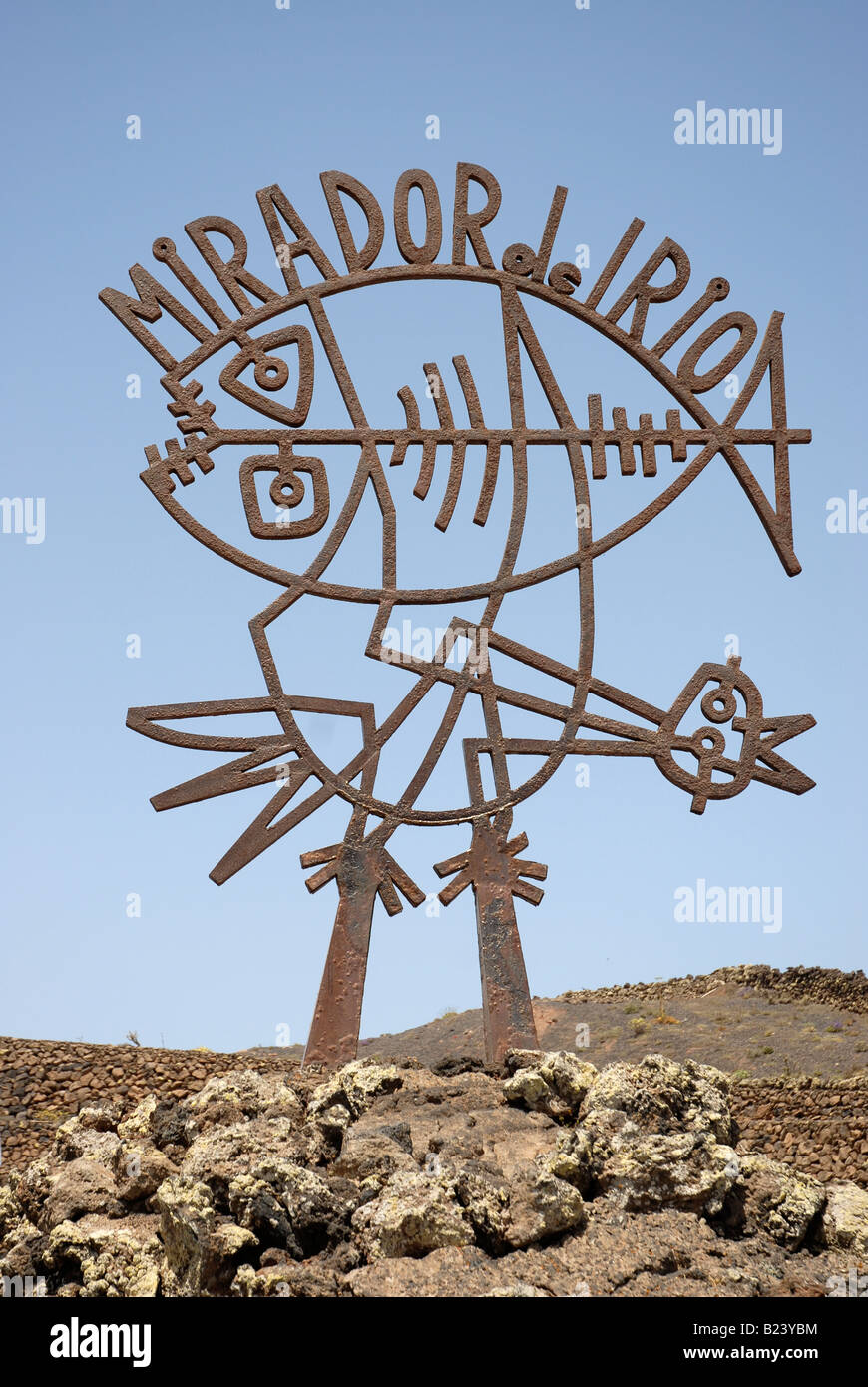 Una scultura all'ingresso il Mirador del Rio a Lanzarote. Il Clifftop lookout è stato progettato da Lanzarote artista Manrique Foto Stock