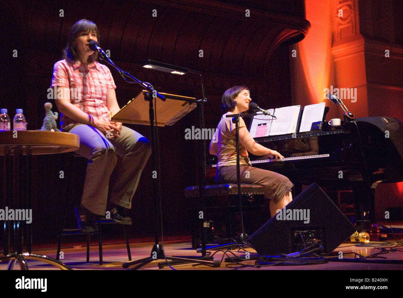 I campi magnetici effettuando al Cadogan Hall di Londra, 10 Luglio 2008 Foto Stock