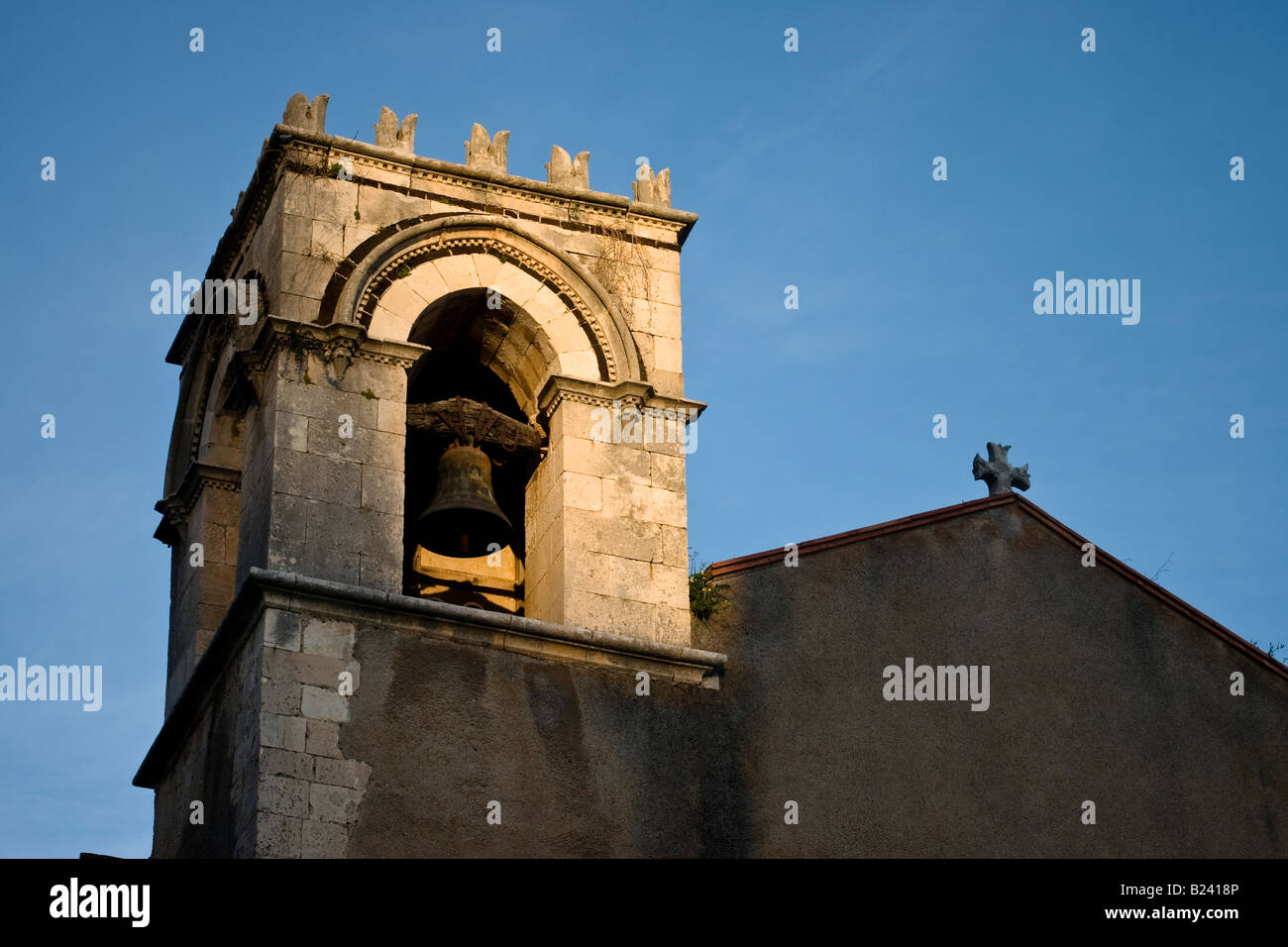 Clocktower nella parte medievale della città di Taormina, Sicilia, Italia Foto Stock