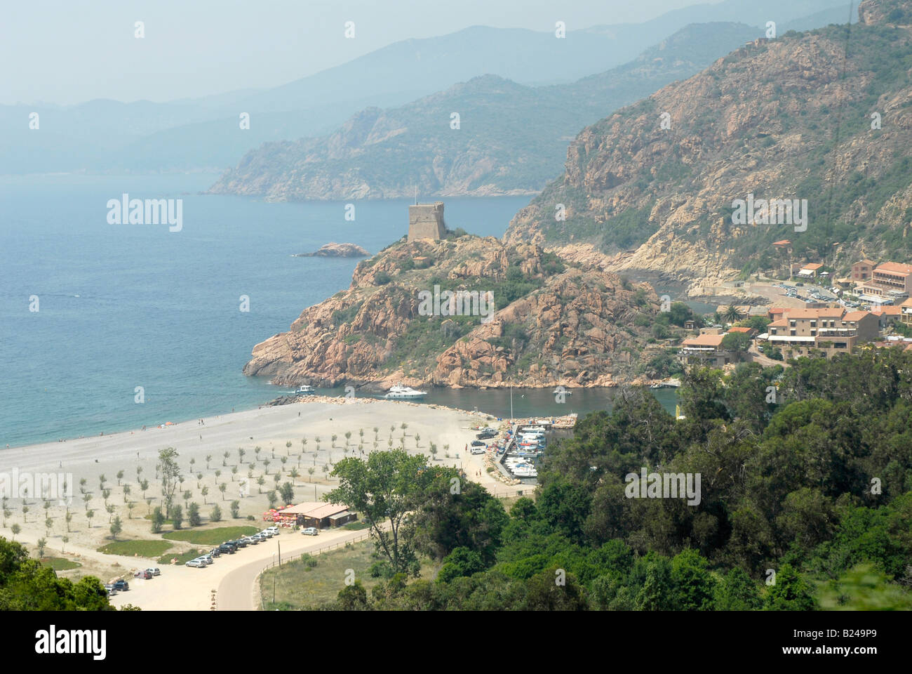 Porto sulla mezza costa nord occidentale della Corsica Foto Stock