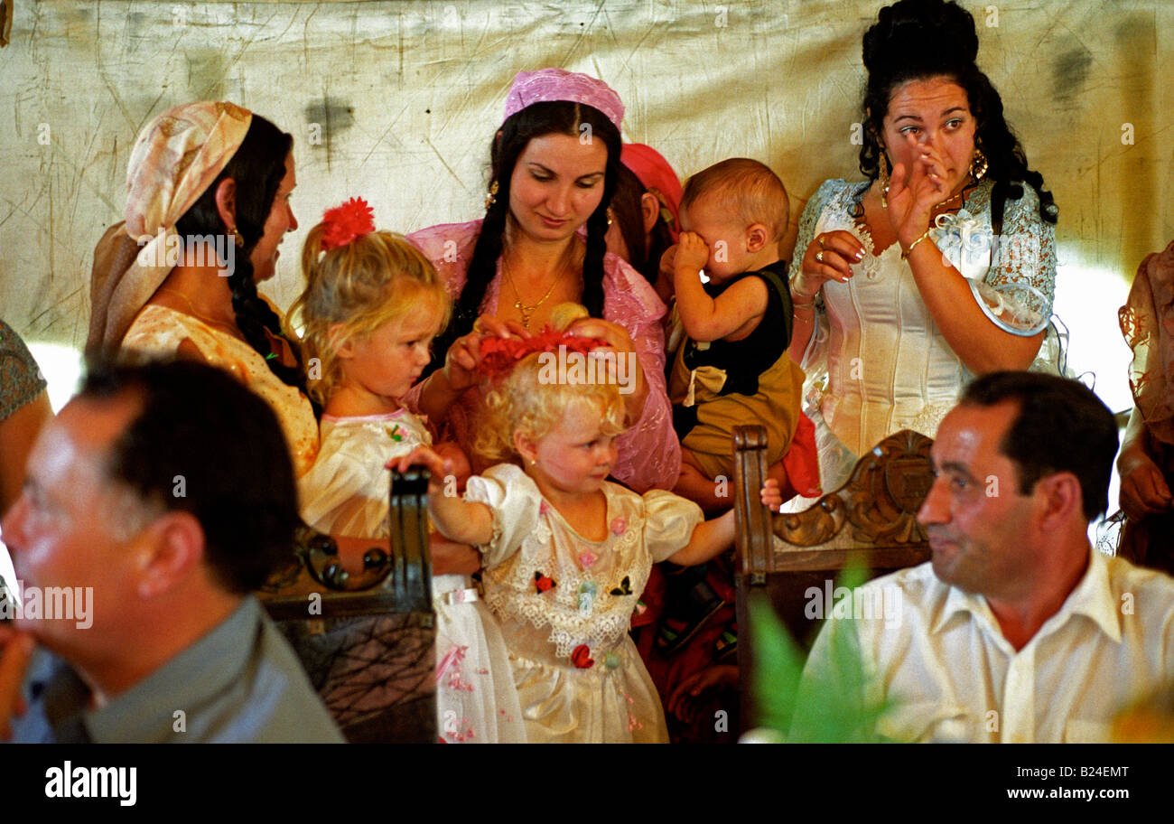 Gli zingari partying a costesti, Romania, di celebrare la propria minoranza nazionale, il giorno 8 settembre ( Maria vergine giorno) Foto Stock