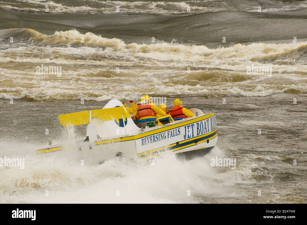 Canada New Brunswick turisti godendosi emozionanti cade retromarcia giro in motoscafo fiume Saint John Città di San Giovanni Foto Stock
