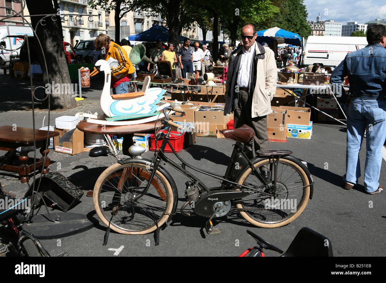 Mercato delle pulci a Geneve (Marche aux Puces, al Paine de Plainpalais) Foto Stock