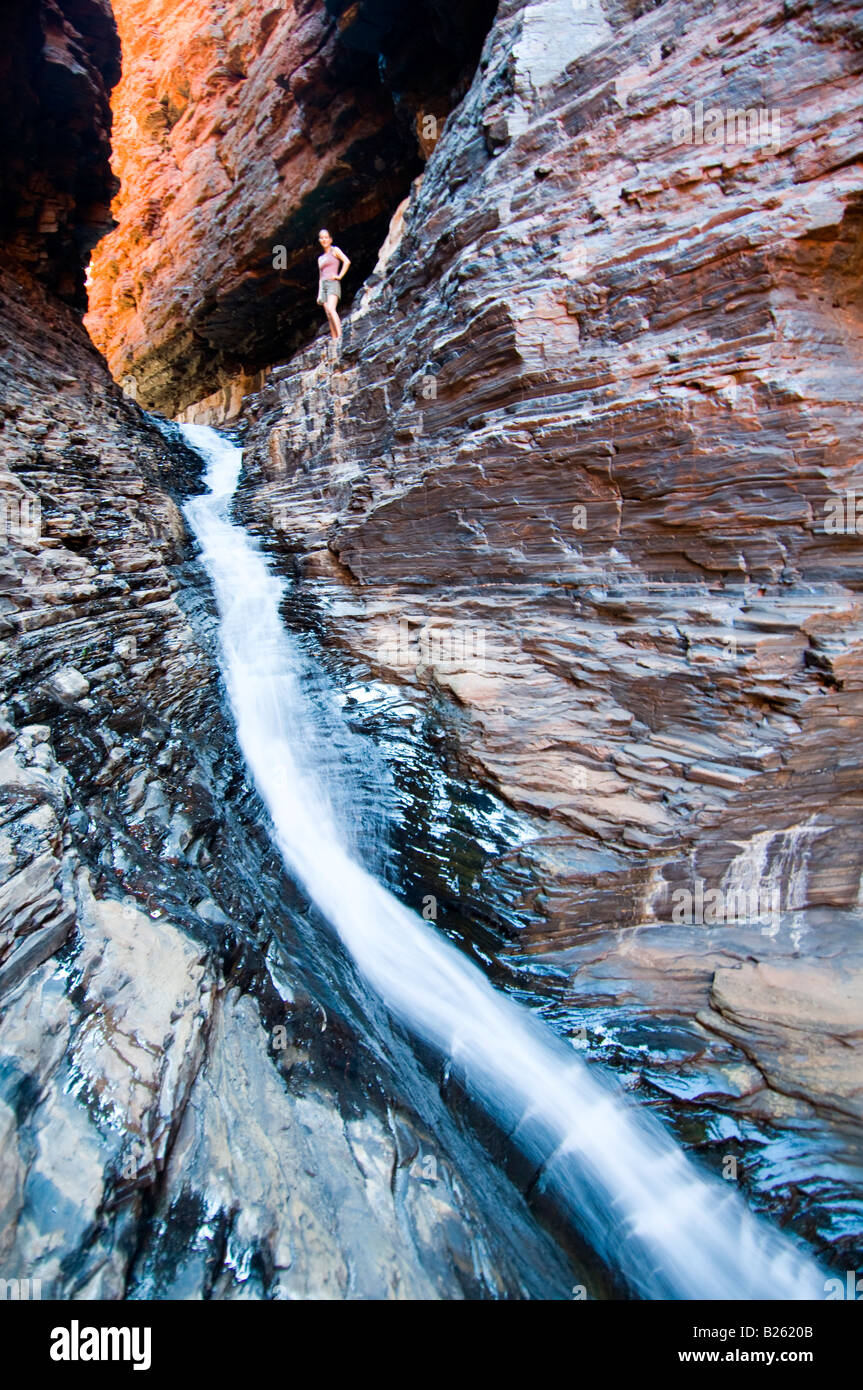 La cascata nel Karijini National Park, Australia occidentale Foto Stock