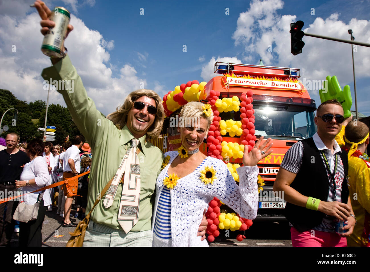 Persone celebrano un tedesco di musica di paese il partito Schlagermove ad Amburgo, Germania Foto Stock