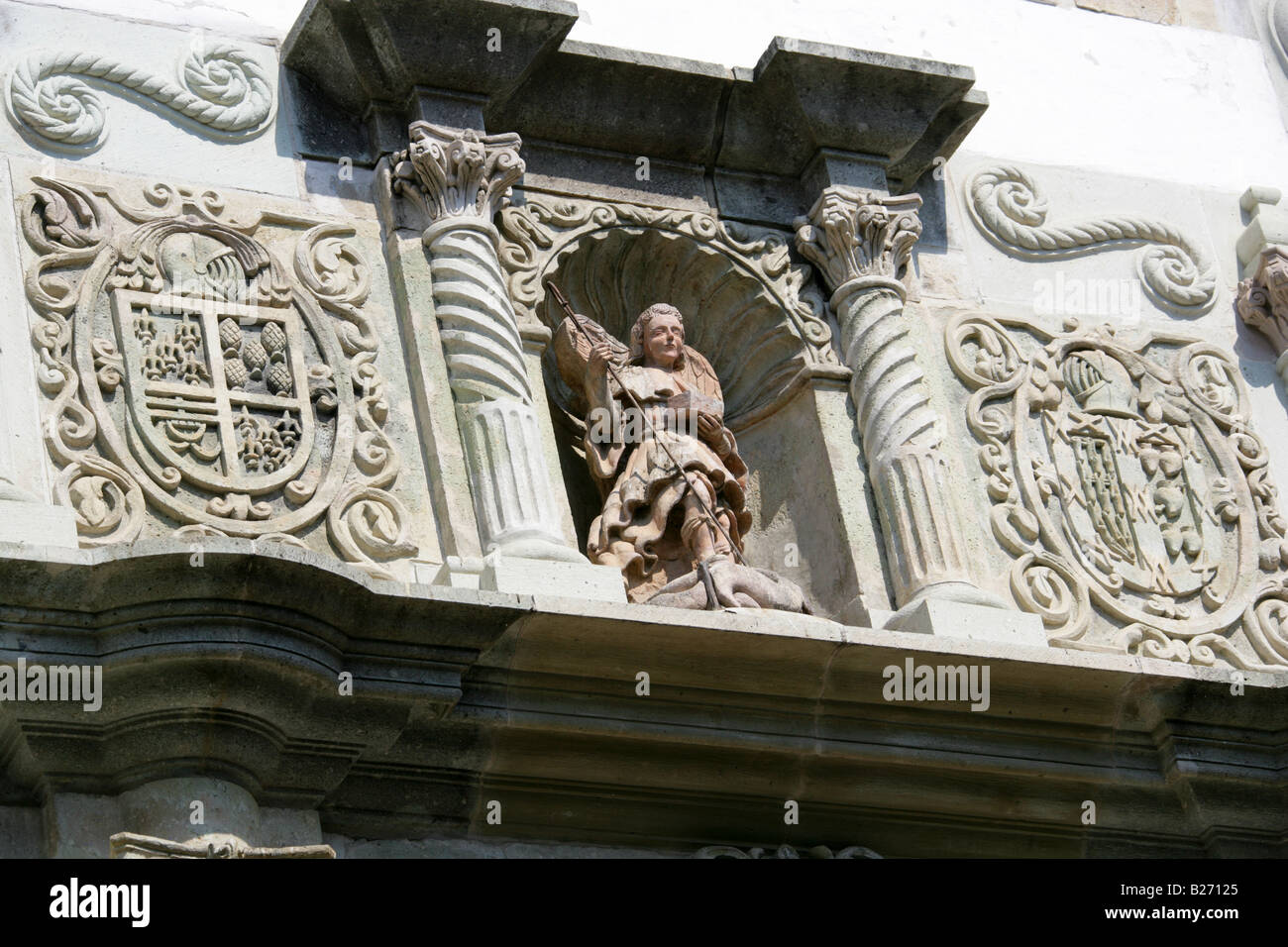 Dettaglio di una facciata di un stile Boroque casa nella città di Oaxaca, Stato di Oaxaca, Messico Foto Stock