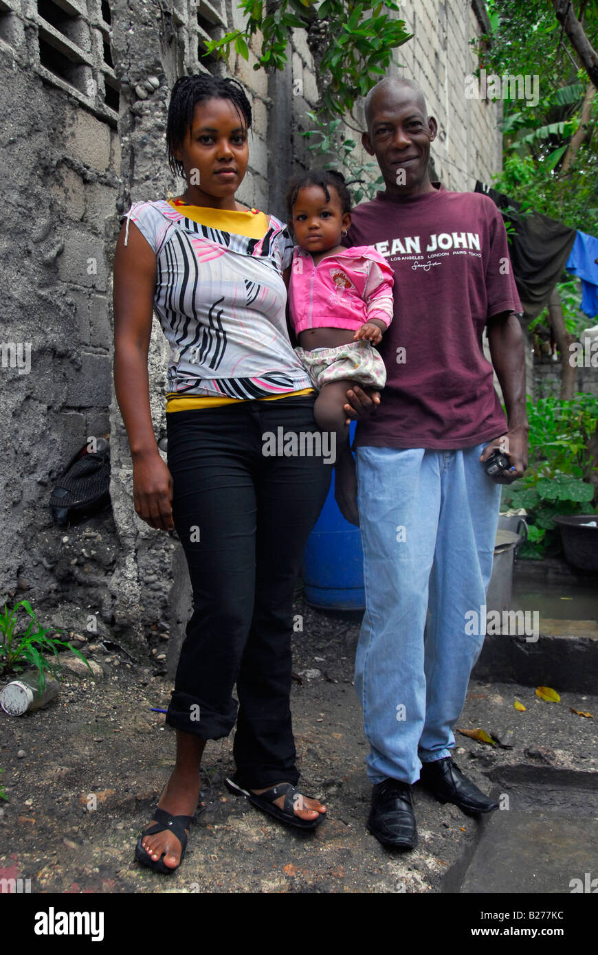 Famiglia locale in Jacmel, Haiti Foto Stock