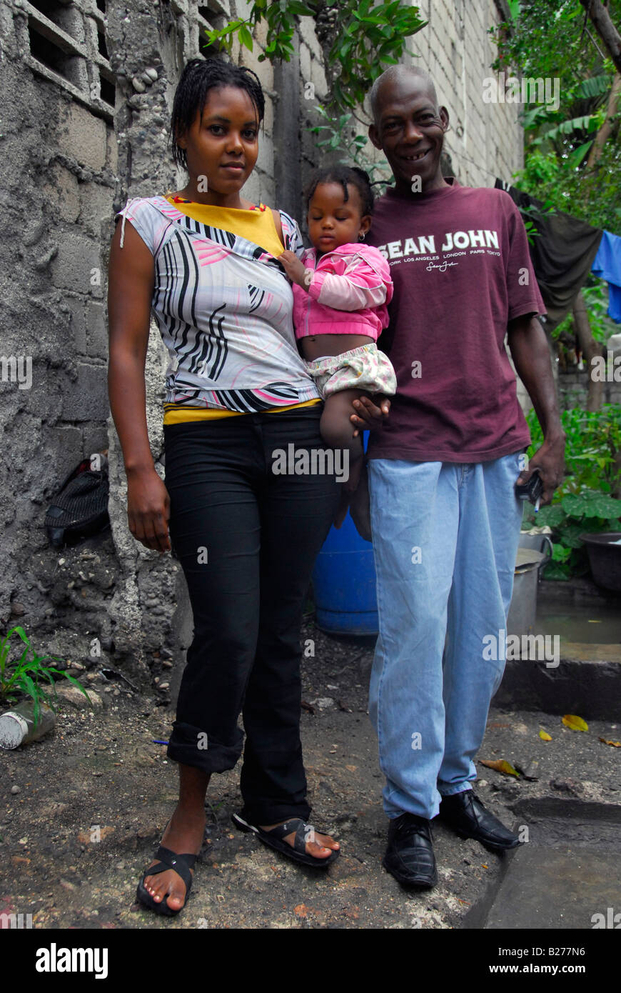 Famiglia locale in Jacmel, Haiti Foto Stock