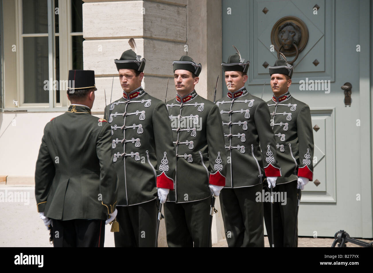 Soldati ungheresi in uniforme cerimoniale Foto Stock
