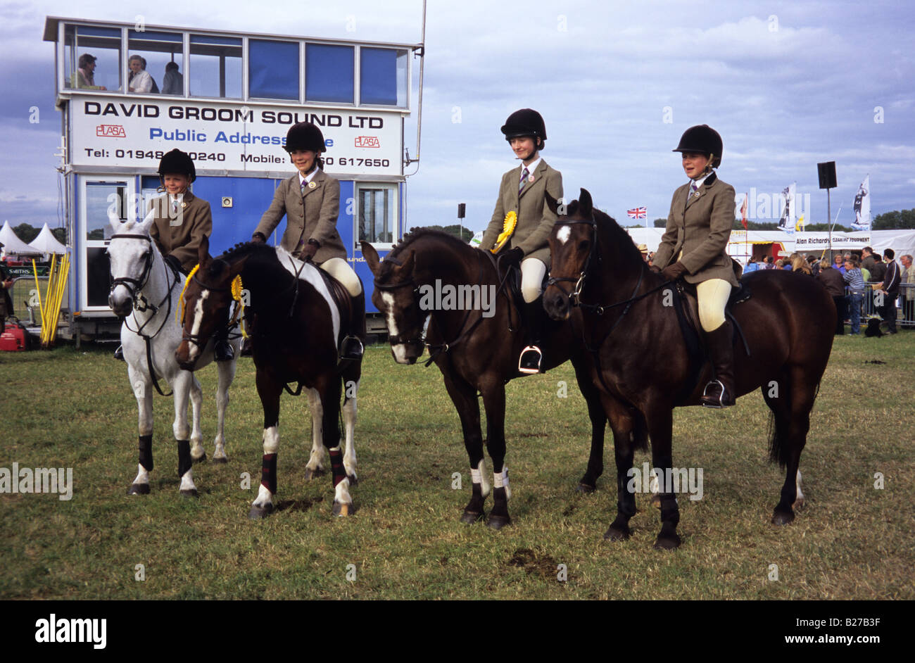 Pony giovani piloti al Cheshire Visualizza Foto Stock