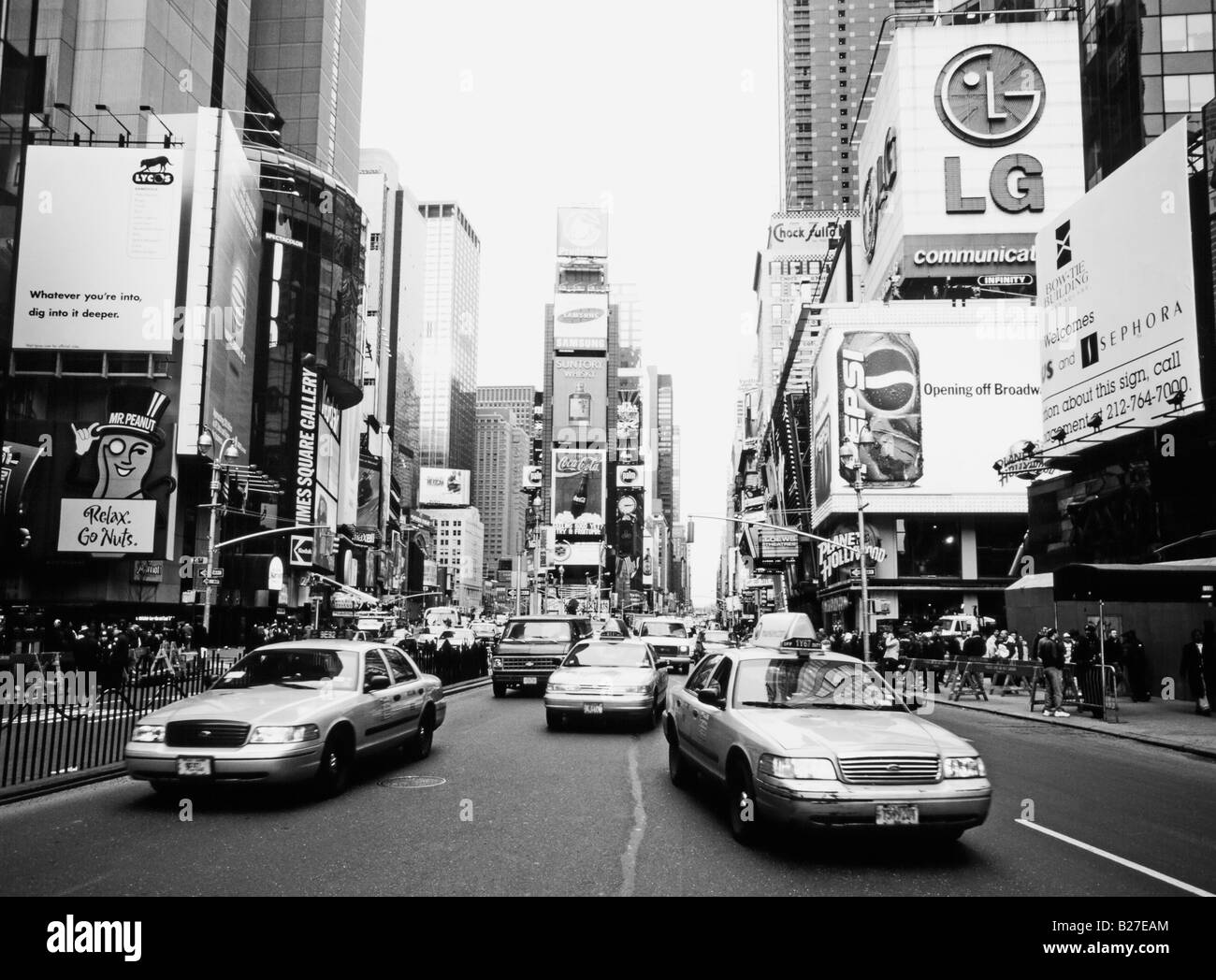 Times Square, Busy Manhattan Street Scene, Taxicabs, New York, New York state, Stati Uniti Foto Stock