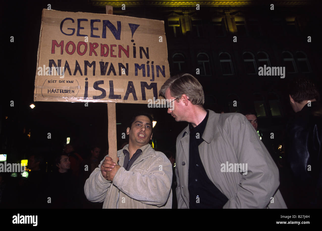 Manifestazione di protesta dopo l assassinio del regista Theo Van Gogh da parte di un fanatico musulmano. Piazza Dam, Asterdam, Paesi Bassi. Foto Stock