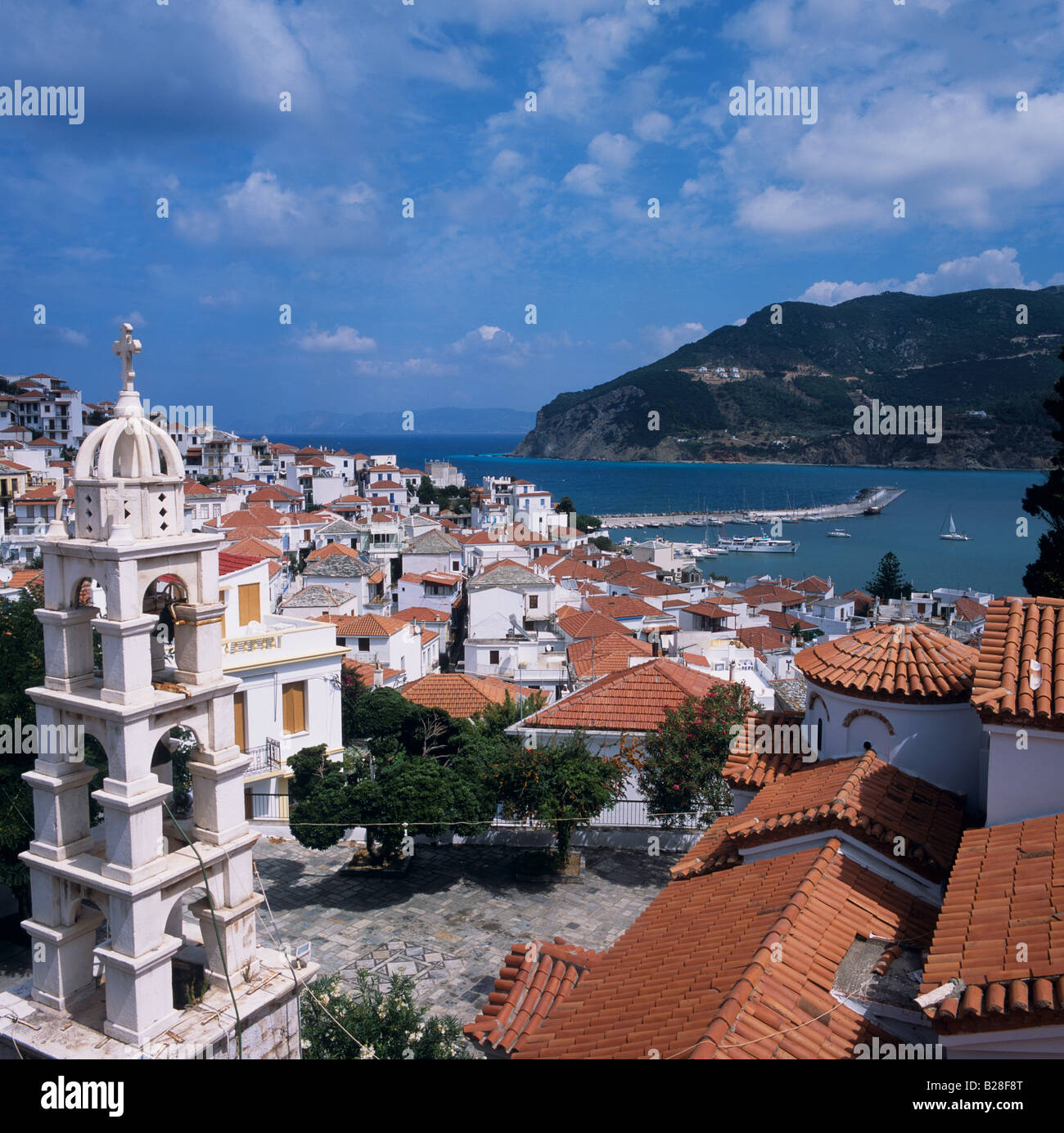 Campanile città di Skopelos Skopelos Isole Greche Grecia Hellas Foto Stock