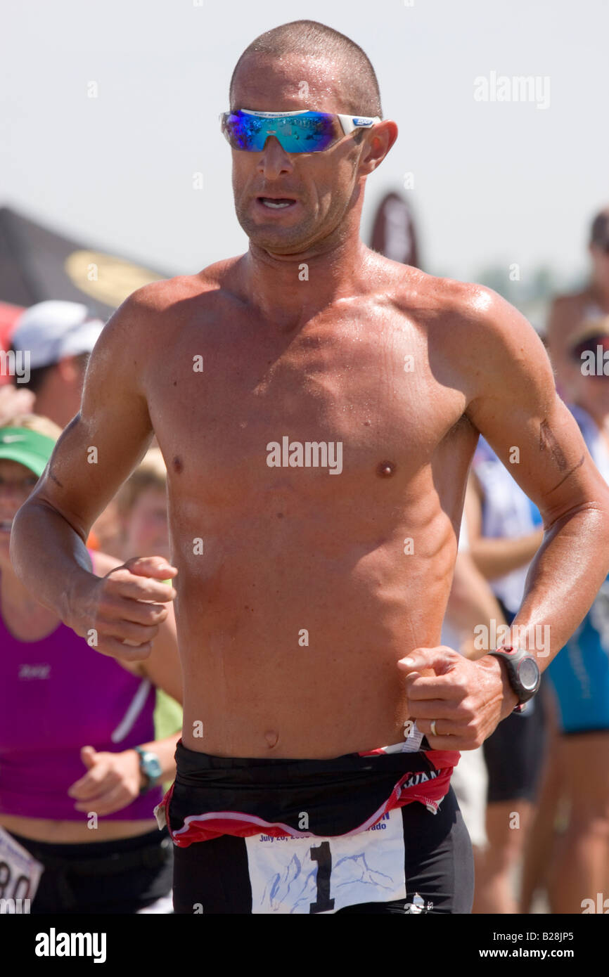 Matt Reed in esecuzione in un Triathlon Foto Stock