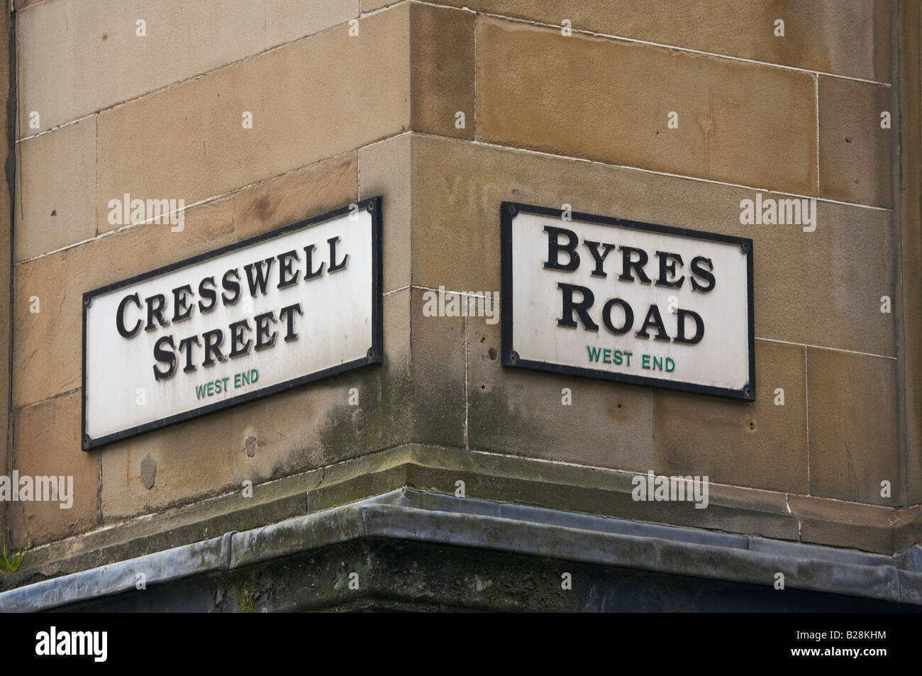 Un cartello stradale per Byres Road e Cresswell Street a Glasgow Scozia Scotland Foto Stock