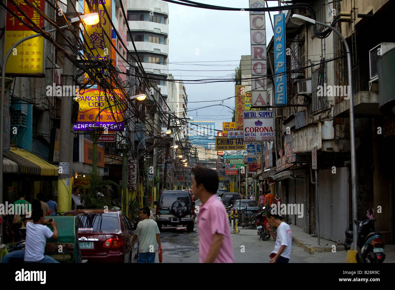 Una scena di strada in Cina il quartiere della città di Manila, Filippine. Foto Stock