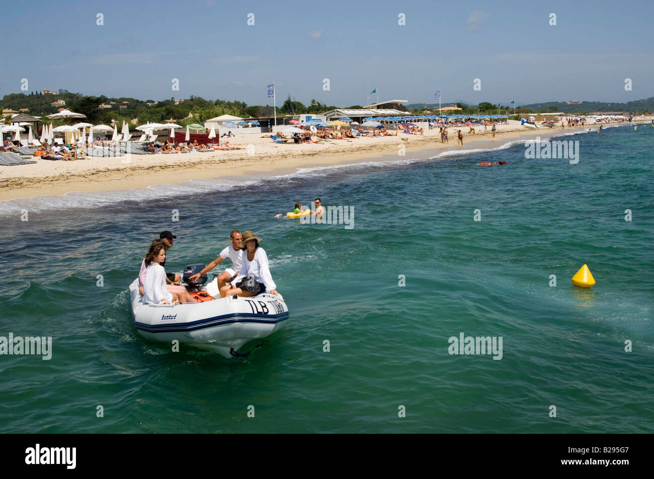 Spiaggia di Pampelonne vicino a St Tropez Riviera Francia Foto Stock