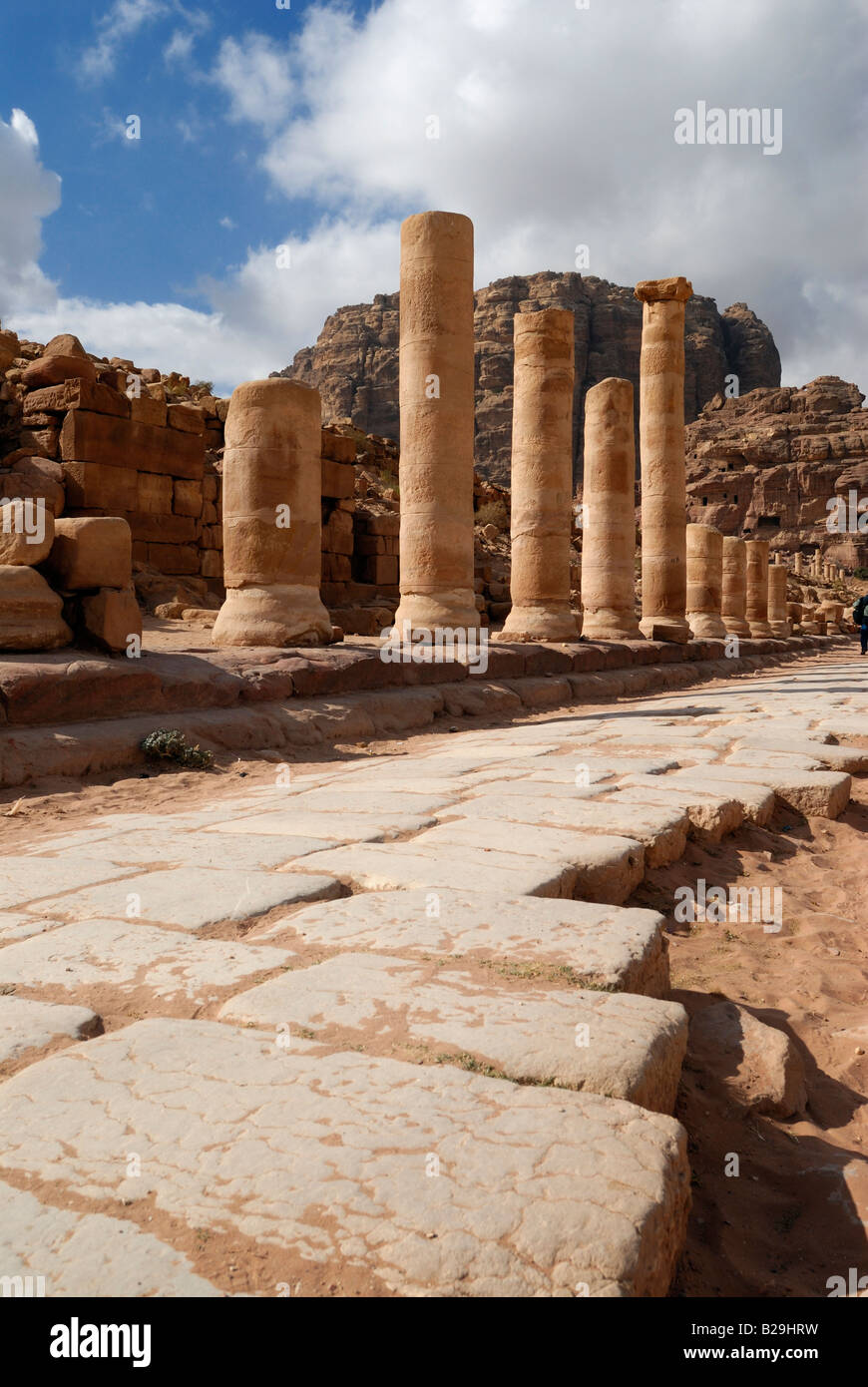 Colonnato street, cardo maximus, Nabataean antica città di Petra, Giordania, Arabia Foto Stock