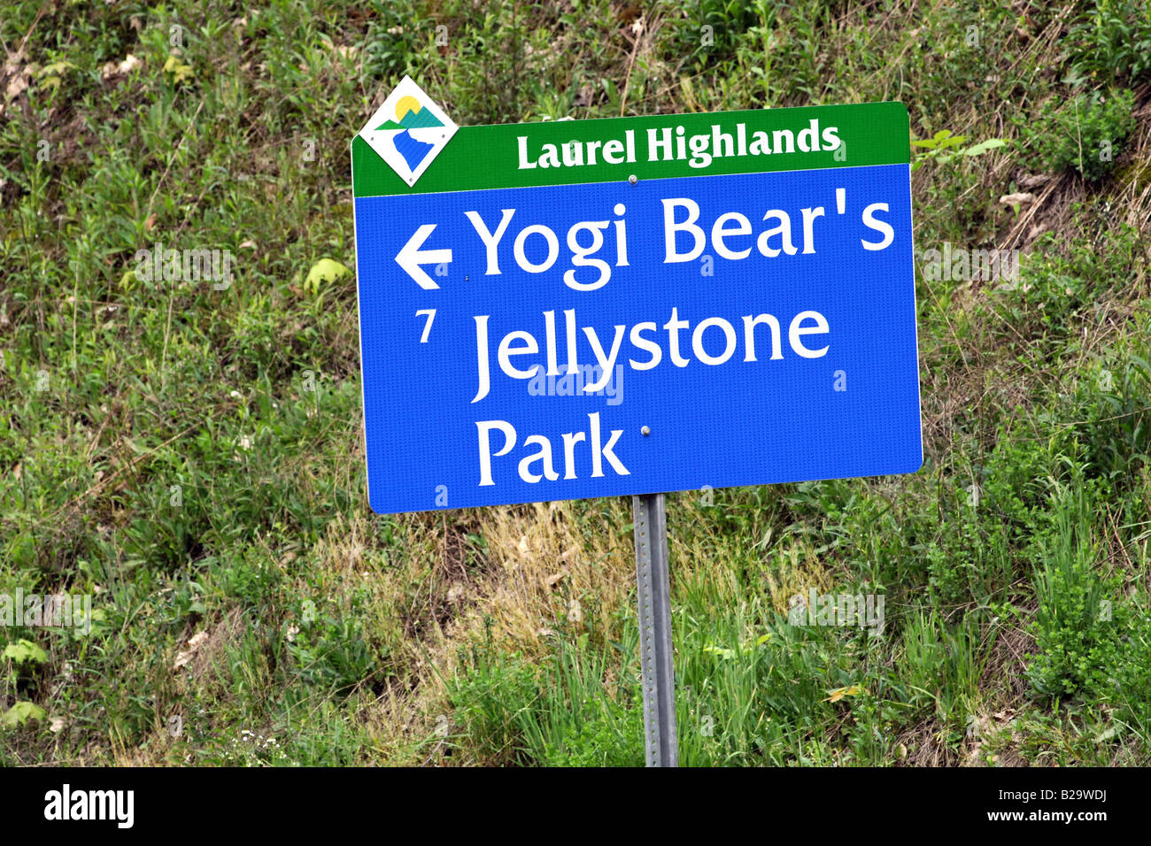 Orso Yogi s jellystone Park segno di direzione Foto Stock