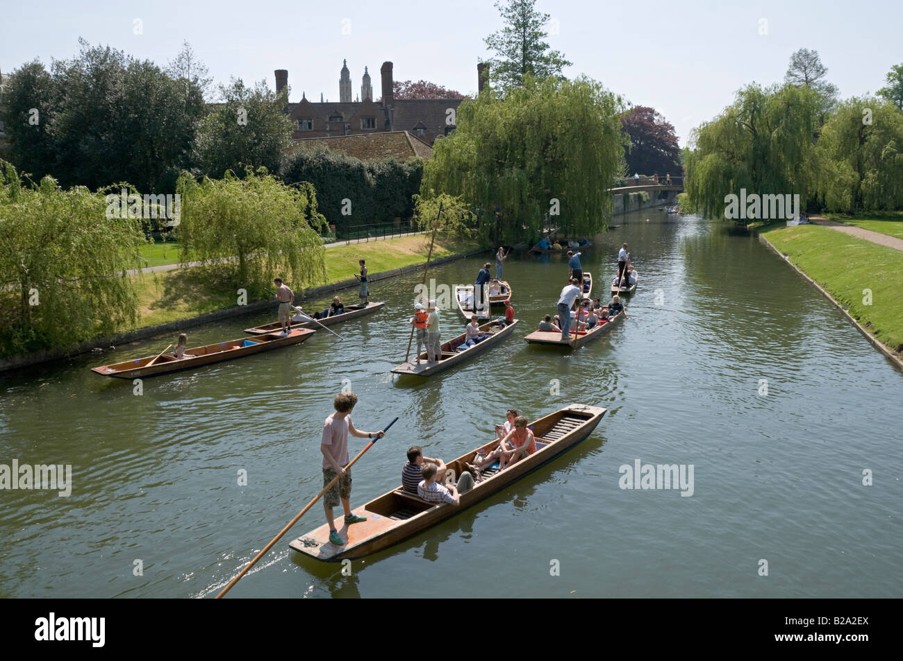 Punting sul fiume Cam Cambridge Regno Unito Foto Stock