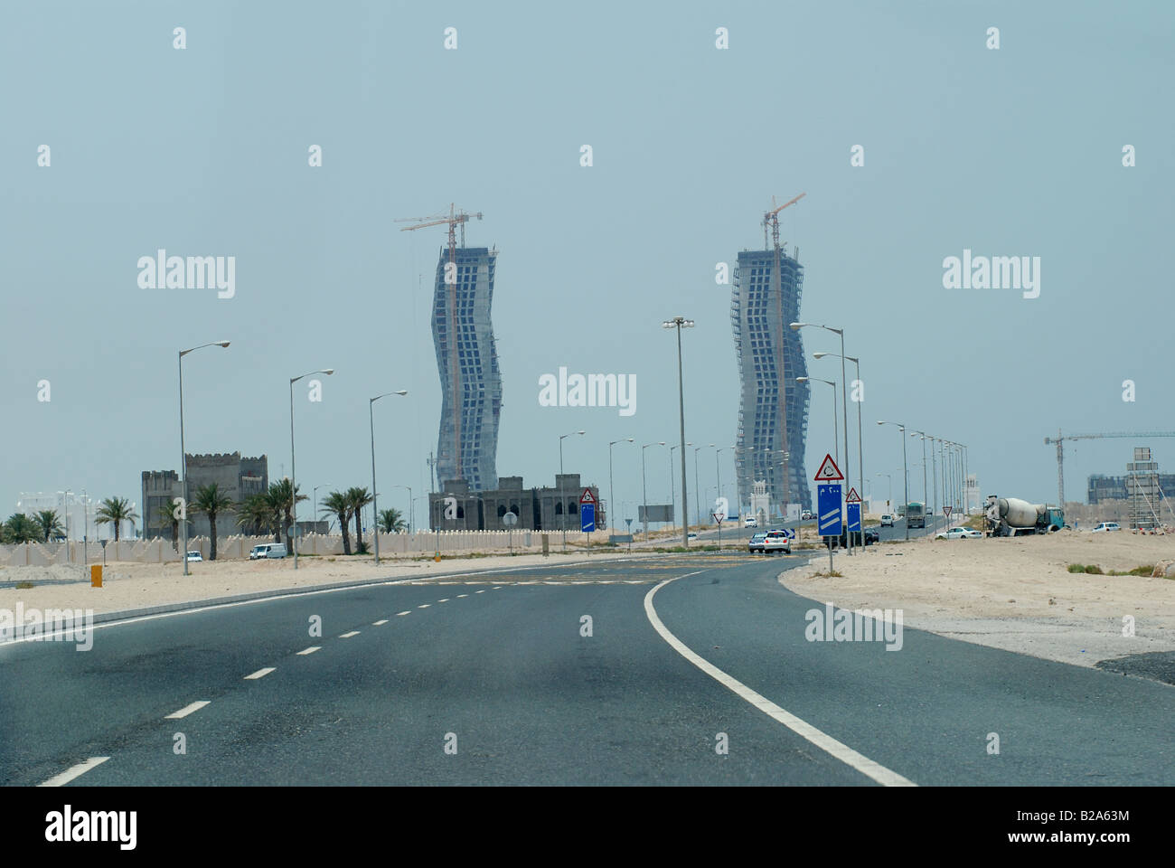Doha in Qatar emirati arabi costruzioni insolite strana costruzione diversa architettura Foto Stock