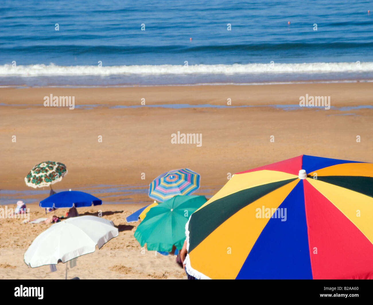 Fonte da Telha spiaggia di Costa Azul regione turistica. Almada comune, distretto di Setubal, Portogallo. Foto Stock