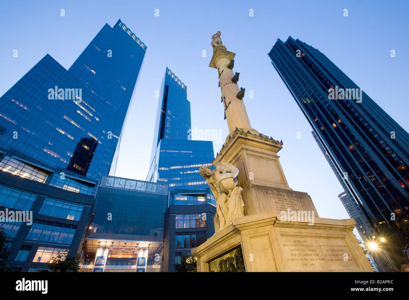 Columbus Circle Time Warner Center Trump Hotel a destra, Upper West Side di New York City Foto Stock