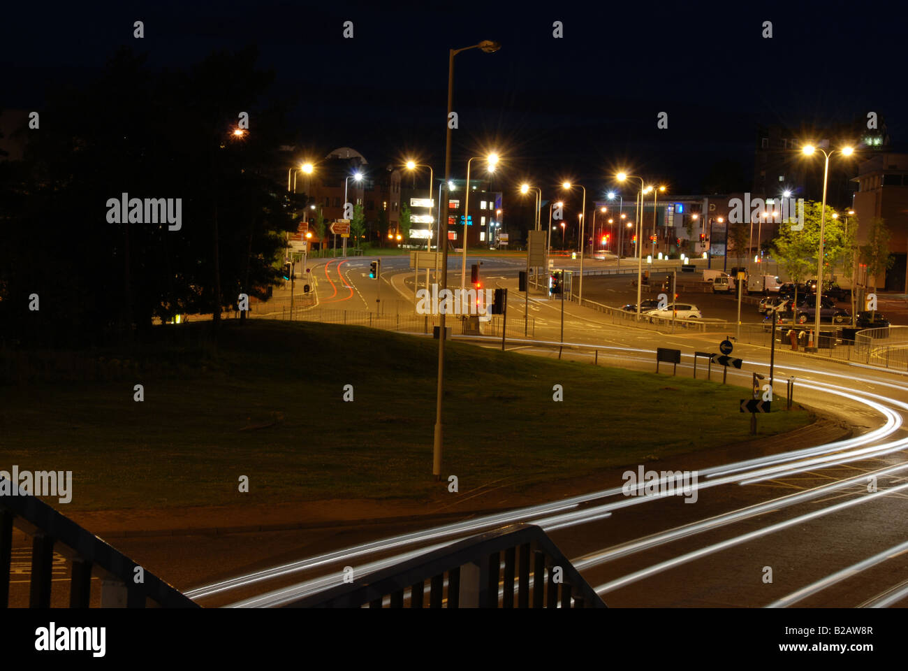 Dundee riverside roundbout Night Shot con esposizione lunga Foto Stock