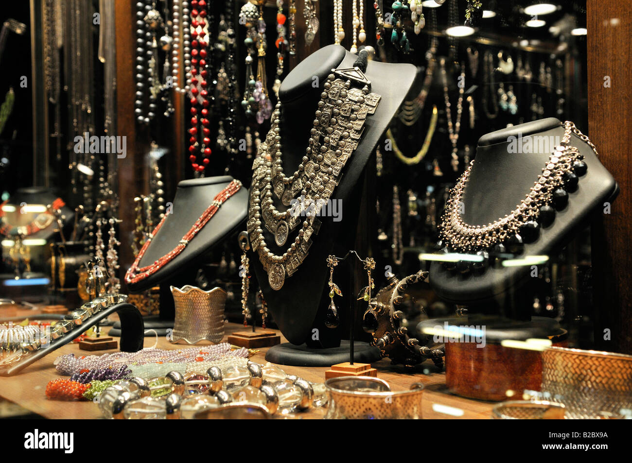 Gioielli, Grand Bazaar, Kapal&#305; Çar&#351;&#305;, Istanbul, Turchia Foto Stock