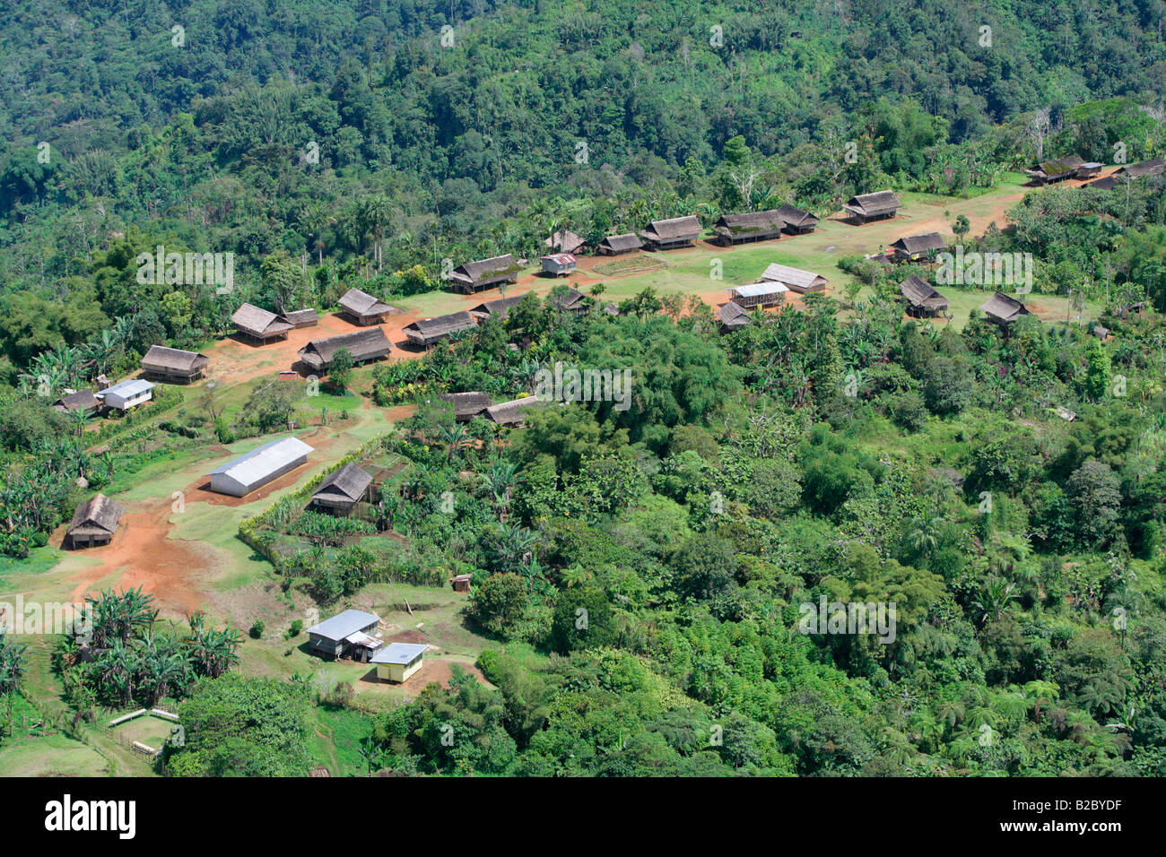 Pila abitazione insediamento nell'altopiano, foto aerea tra Madang e Goroka, Papua Nuova Guinea, Melanesia, Foto Stock
