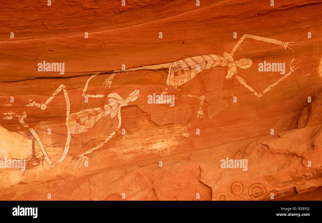 Antica arte rupestre degli Aborigeni, a sud di Alice Springs, Territorio del Nord, l'Australia Foto Stock