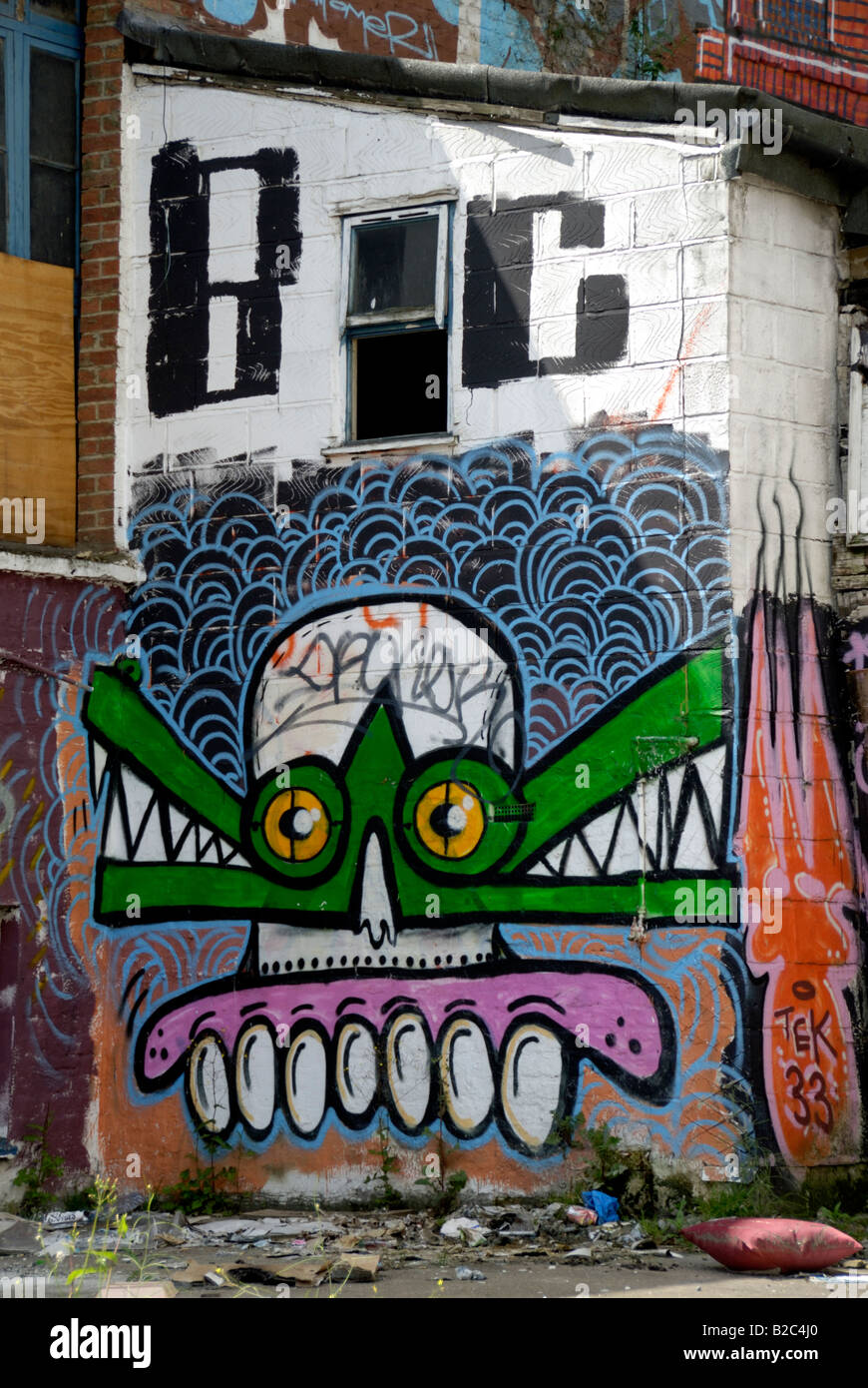 'Burning Candy' - 'Sweet Toof', Tek33 e Cyclops's murale, 'Brick Lane, Londra Foto Stock