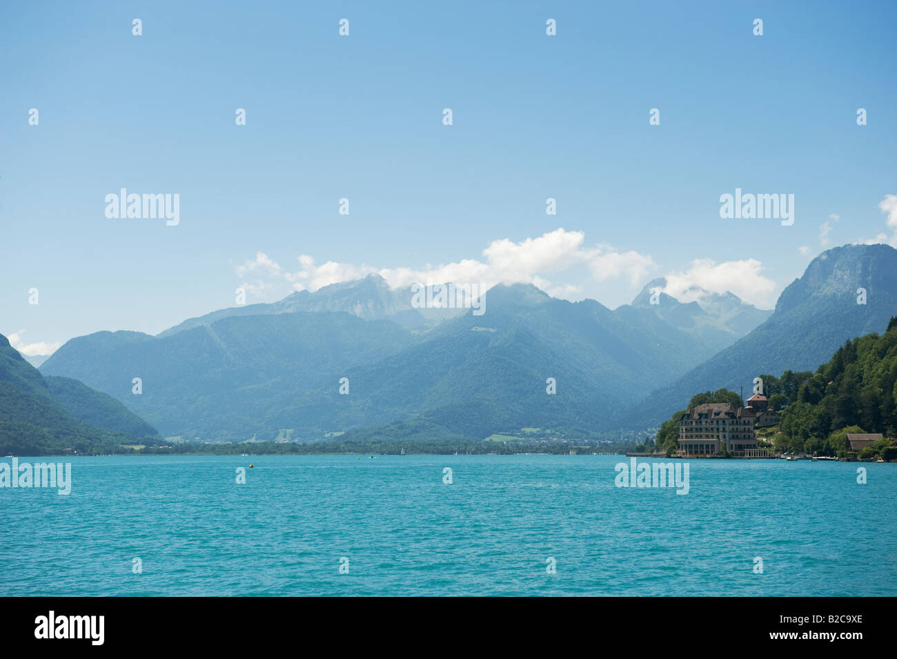 Il lago di Annecy guardando verso sud-est Foto Stock