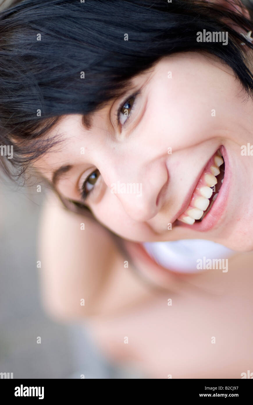 Ritratto di giovane donna, ridendo Foto Stock