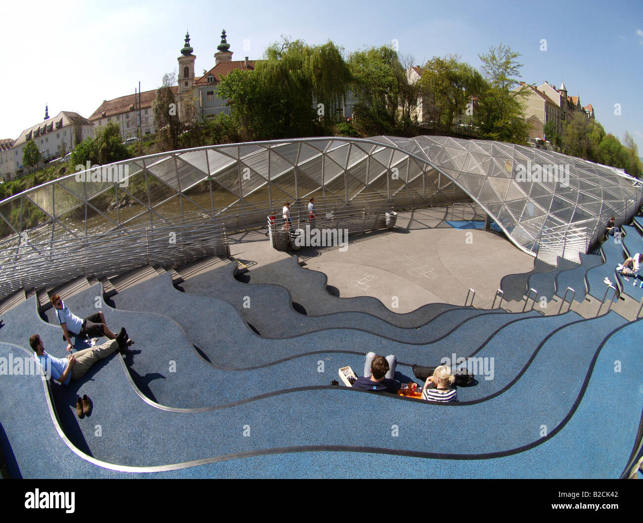 Graz, isola artificiale nel fiume Mur Foto Stock