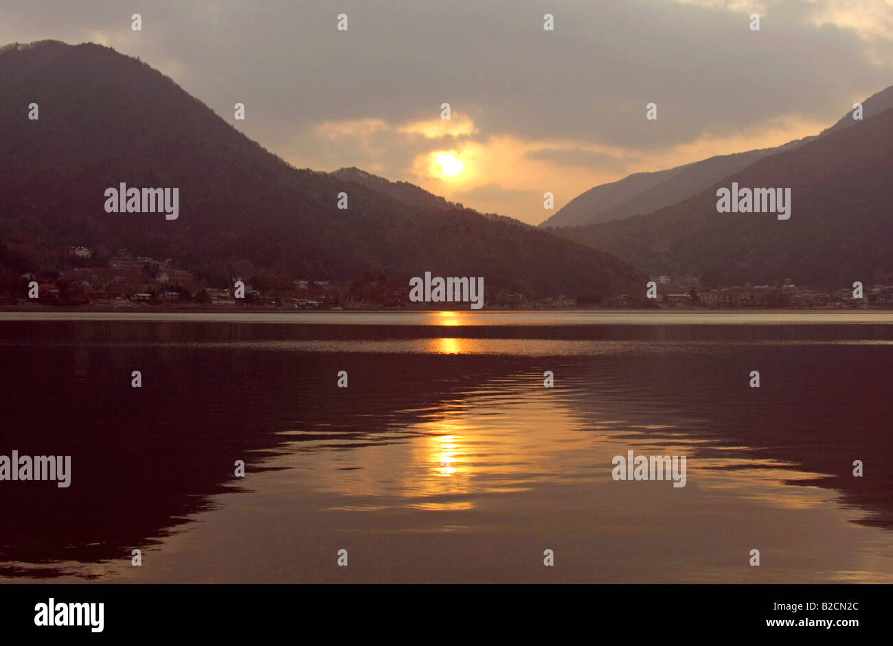 Il Tramonto sul lago Kawaguchiko Yamanashi Giappone Foto Stock