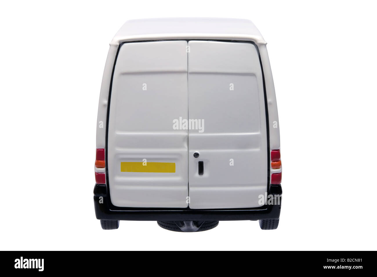 Parte posteriore di un modello di furgone bianco bianco con pannelli porta per il vostro marchio isolato su bianco con tracciato di ritaglio Foto Stock