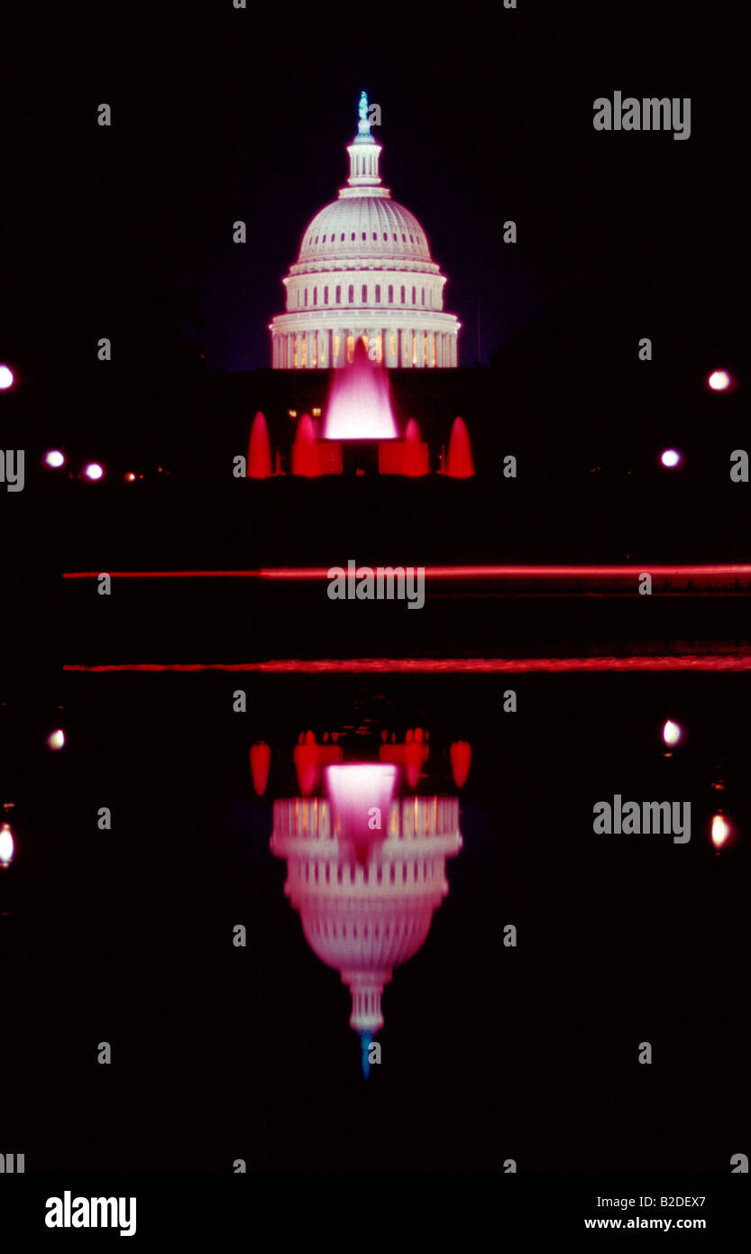 Fontane al di fuori degli Stati Uniti edificio capitale Washington DC USA Foto Stock