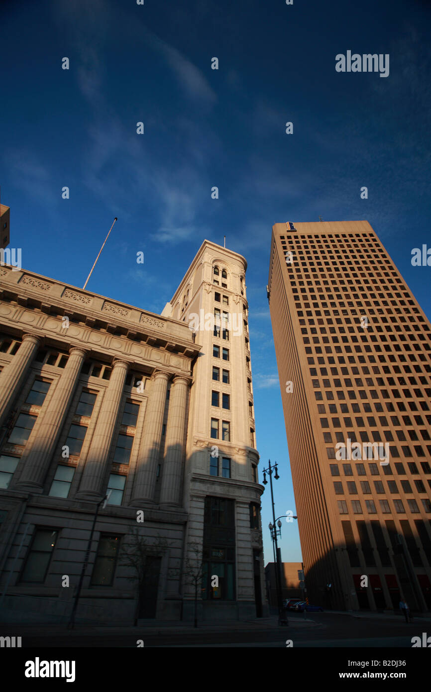 Vecchi e nuovi edifici di Winnipeg Foto Stock