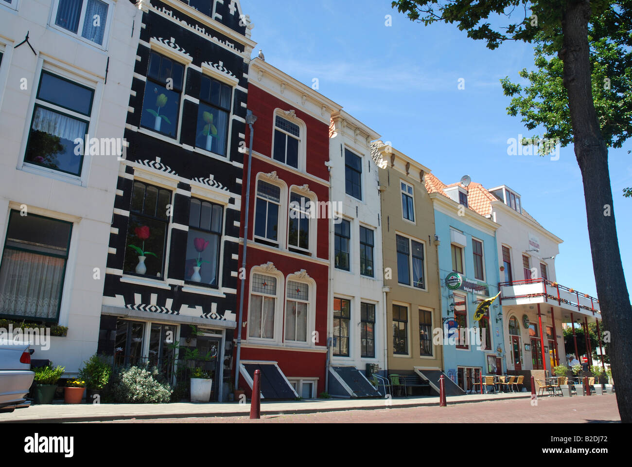 Vecchie case mercantili lungo Smallekade Vlissingen Paesi Bassi Foto Stock