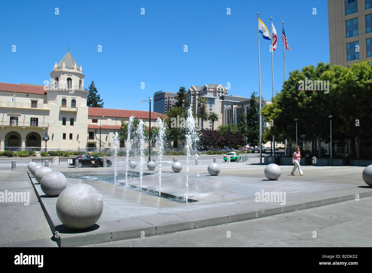 Fontana d'ingresso del san jose mcenery convention center san jose california usa guardando verso la Civic Auditorium' Foto Stock