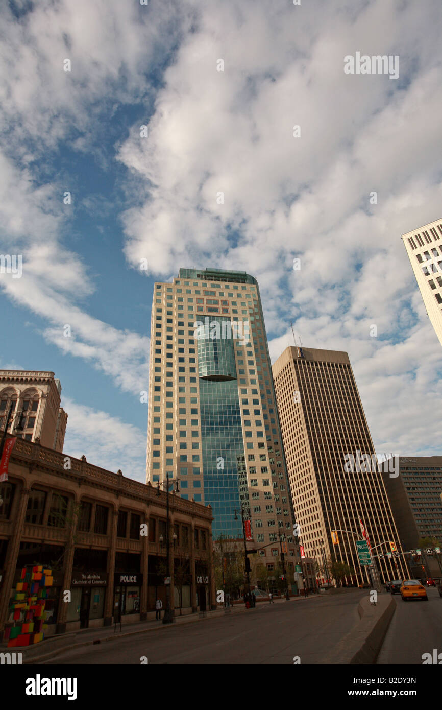 Nuovi e vecchi edifici in downtown Winnipeg Foto Stock
