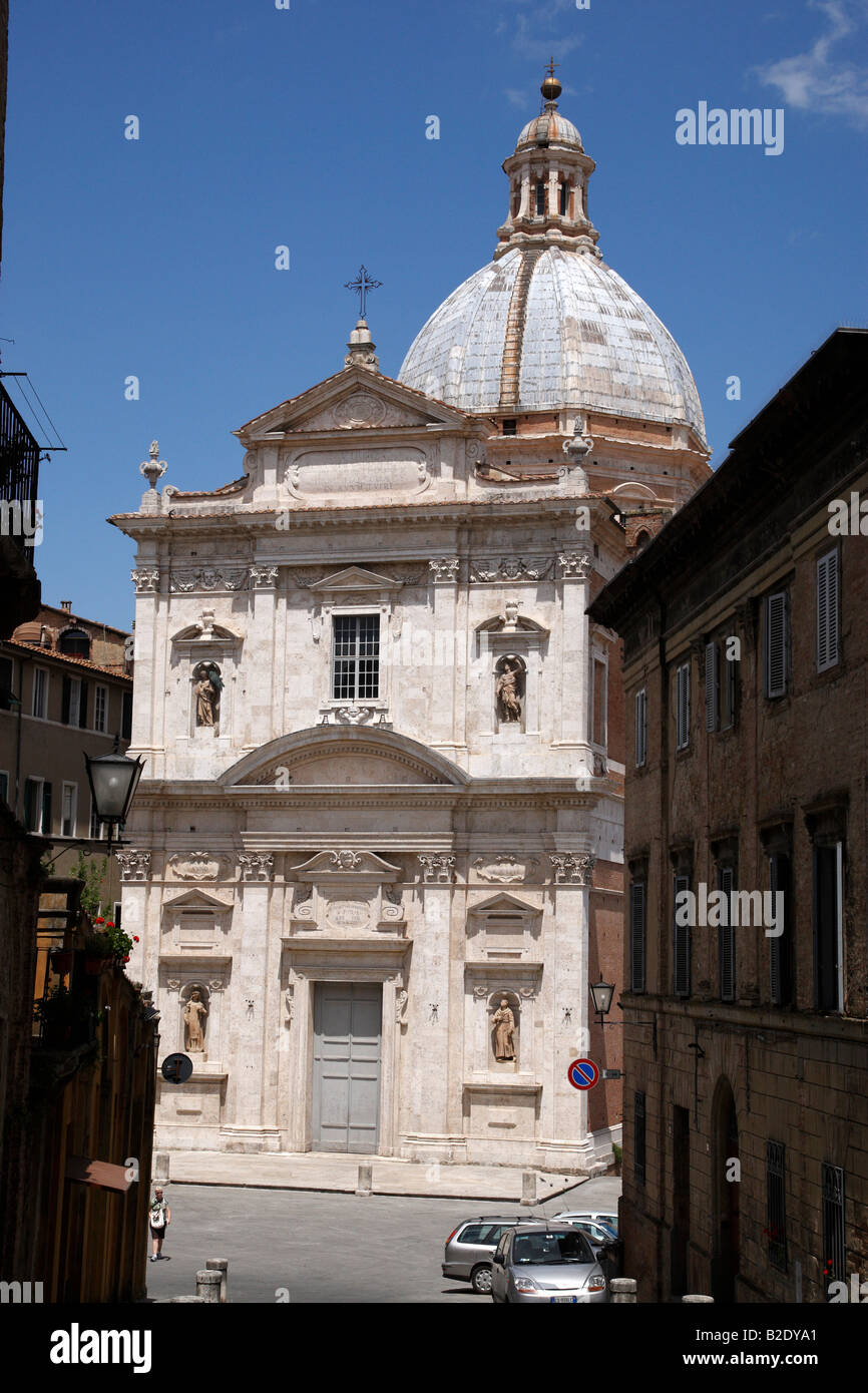 Facciata di Santa Maria di Provenzano o basilica di provenzano siena toscana italia meridionale in europa Foto Stock