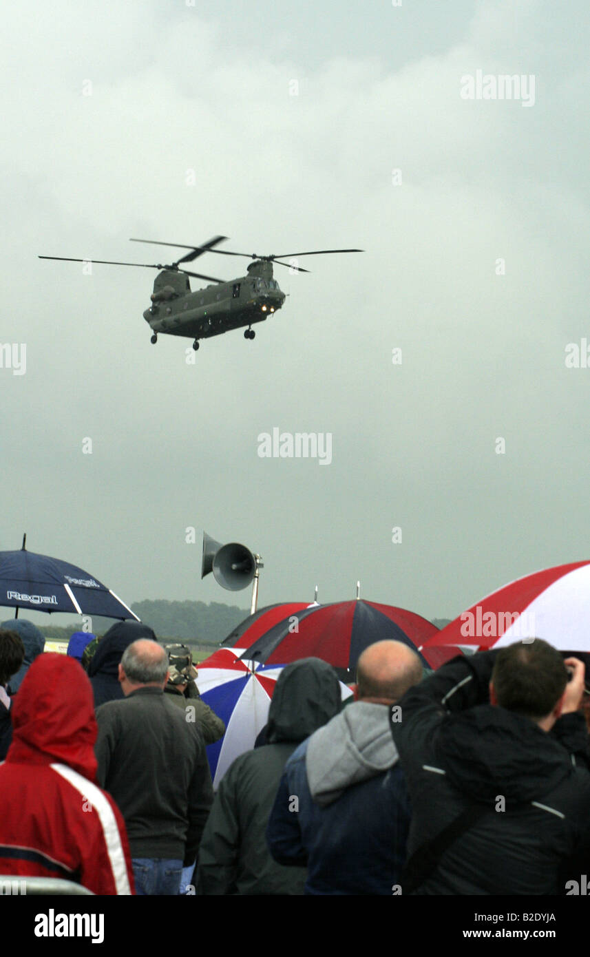 La RAF gestisce la più grande flotta di Chinook elicotteri di supporto dopo la US Army, con un totale di 34 HC2s, 6 HC2Come e 8 HC3s Foto Stock