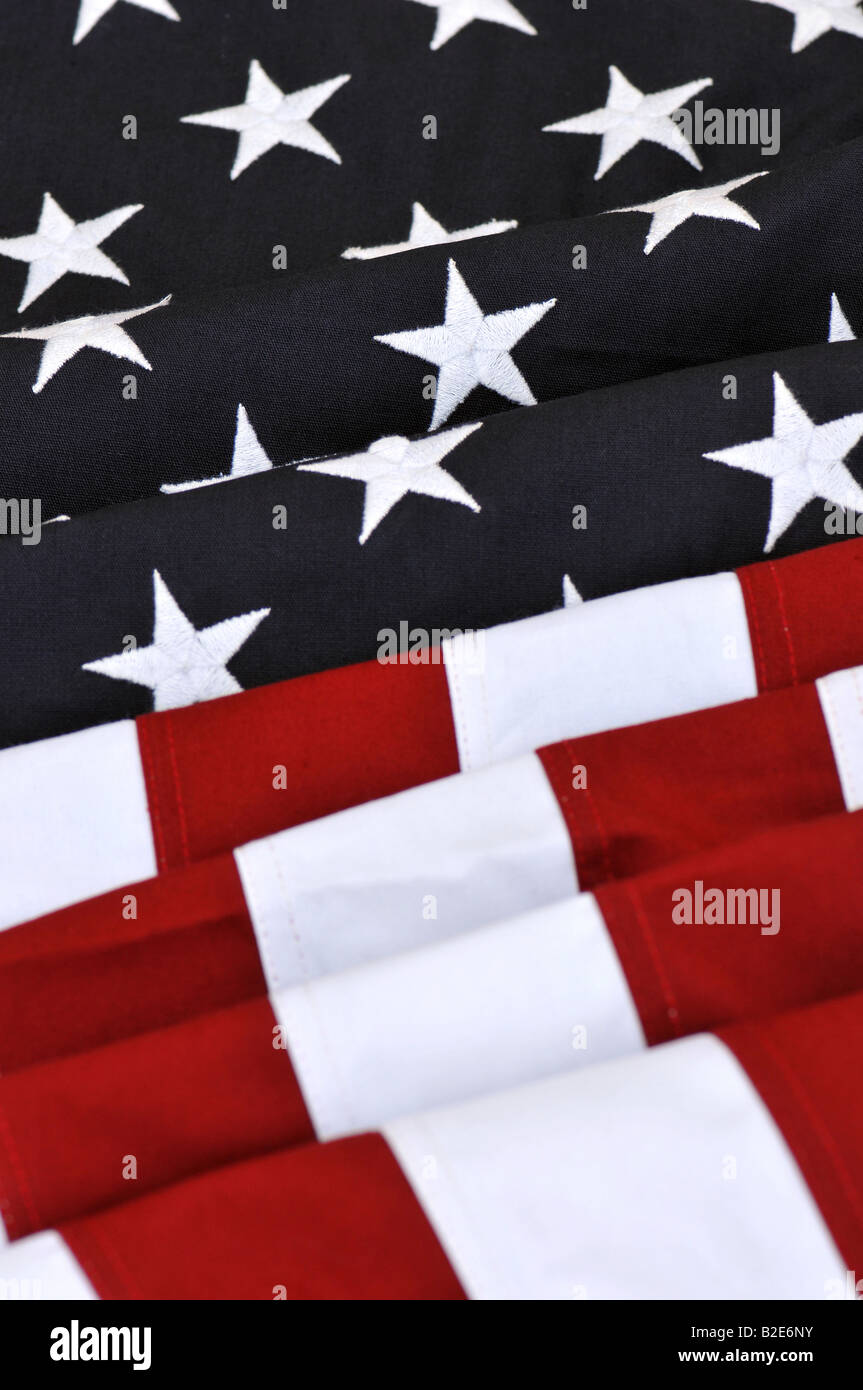 Colori dell'America - l'immagine verticale delle stelle e strisce di una  bandiera statunitense Foto stock - Alamy