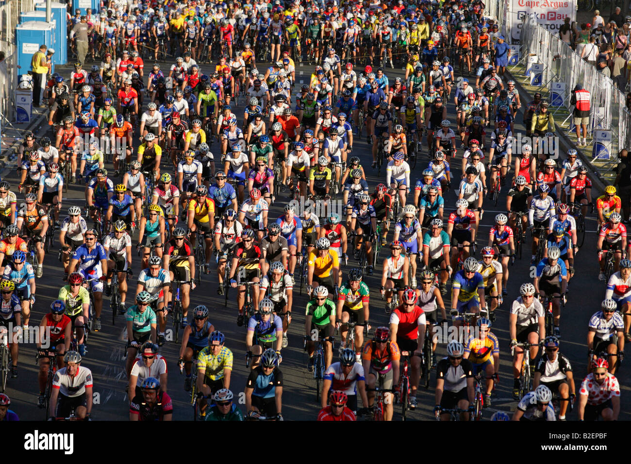 I ciclisti sul Cape Argus Cycle race a Cape Town Foto Stock