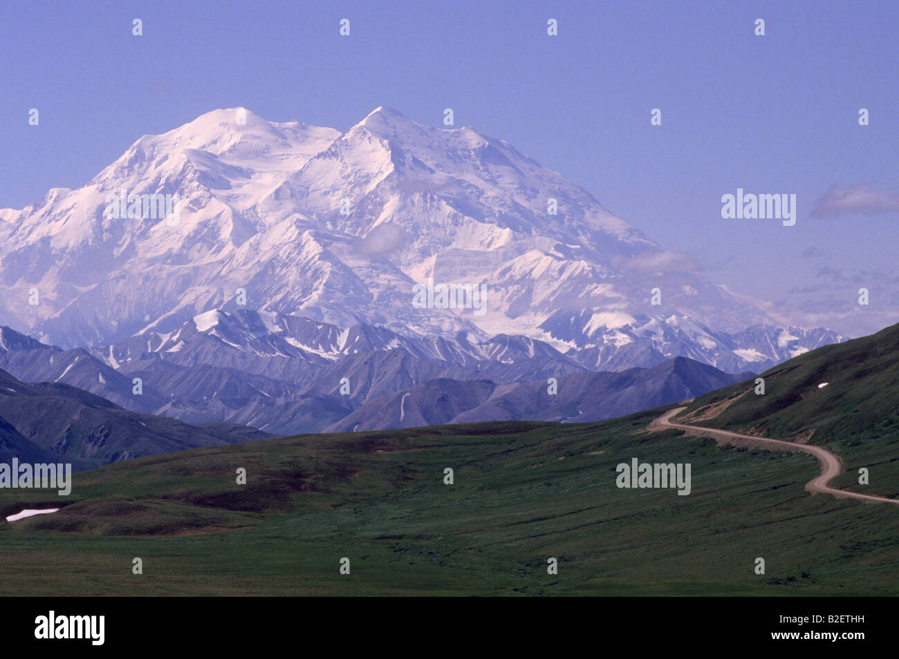 Picco coperto di neve del monte McKinley - picco più alto in Nord America Foto Stock