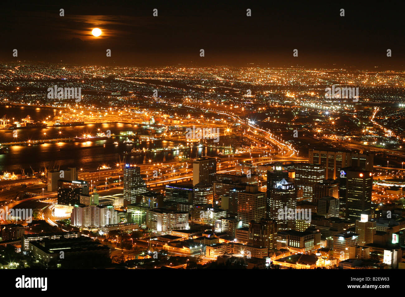 Cape Town luna salire sulla città Foto Stock