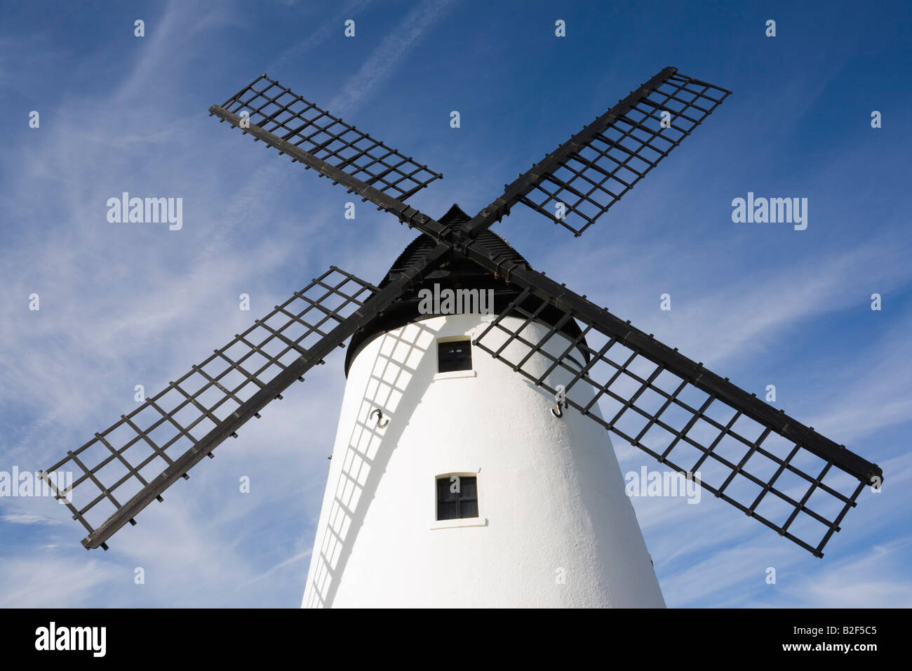 Lytham St Annes Lancashire England Regno Unito edificio ristrutturato del XIX secolo il mulino a vento di dettaglio che mostra le vele 1805 ora un museo Foto Stock