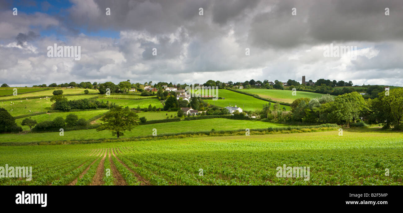 Estate scene che si affaccia sul villaggio di Morchard Vescovo Devon England Foto Stock